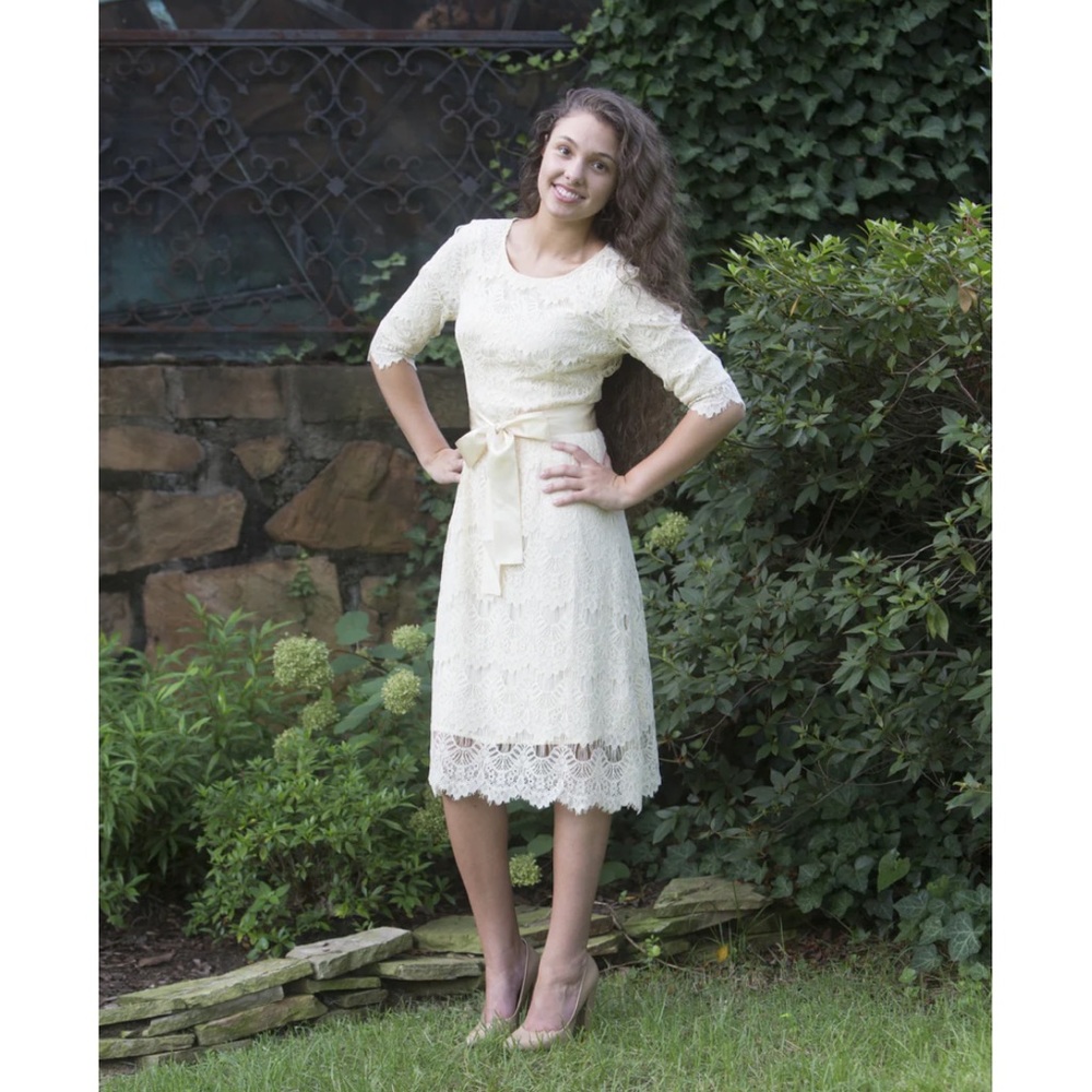 NWT Dainty Jewells A Night Paris Midi Length